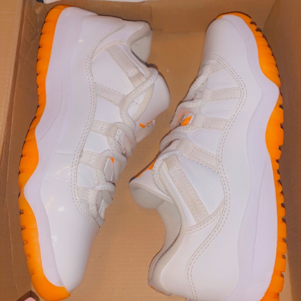 Jordan 11 retro lows ( orange and white)